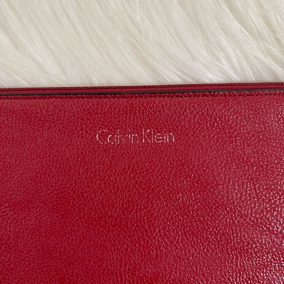 Calvin Klein red leather wallet / wristlet - Picture 2 of 6